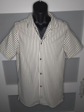 Distortion Men's Short Sleeve Striped Button-Up Shirt